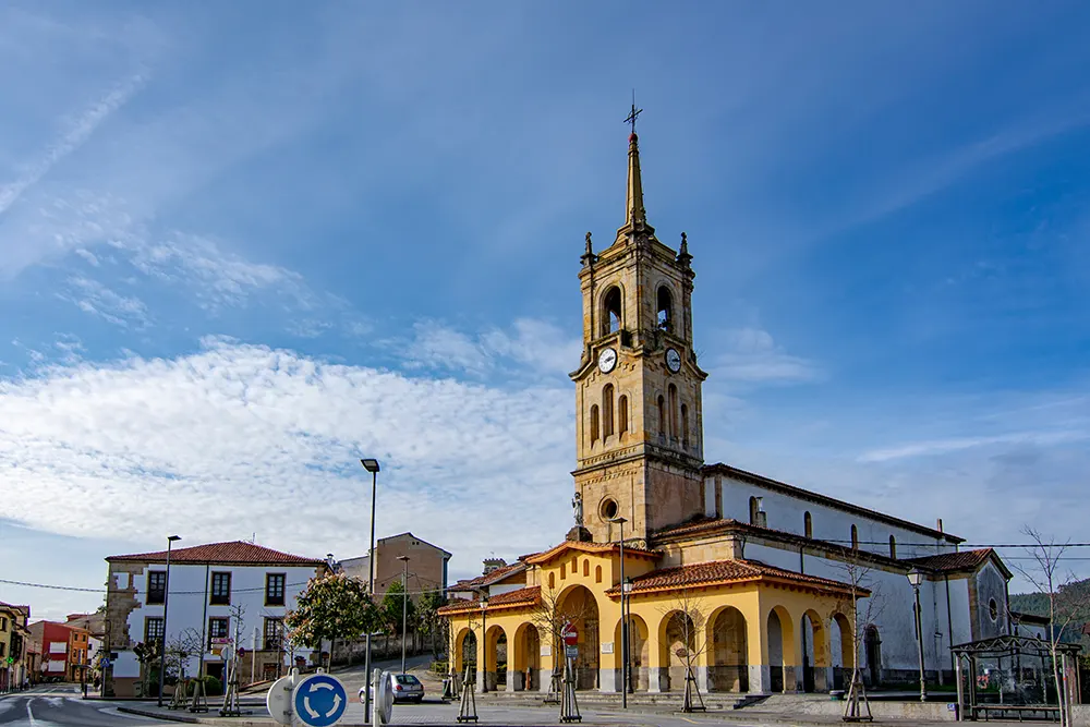 Camino de Santiago Iglesia de San Cristobal el Real en Colunga Asturias